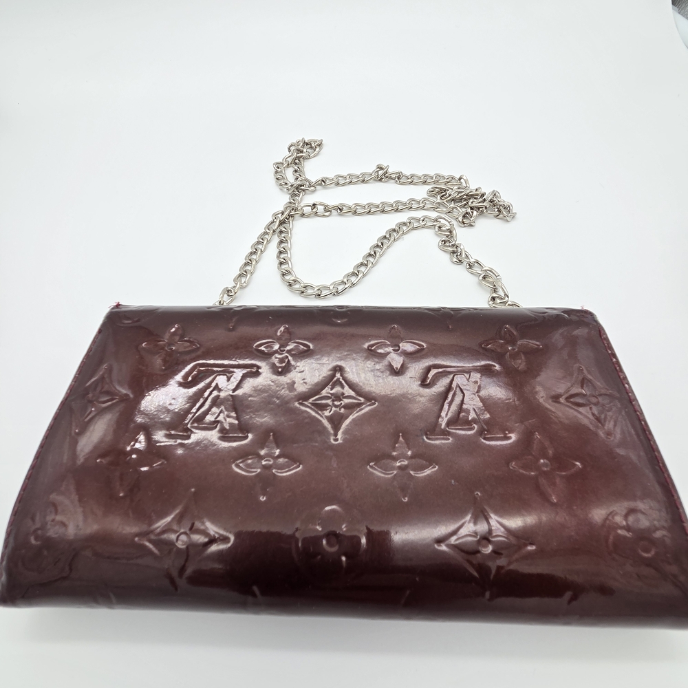 Elegant Burgundy Louis Vuitton Sara Vernis Wallet With Silver Chain